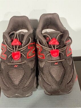 New Balance New  9060 Grade School Boys | Black/Red | size: 8